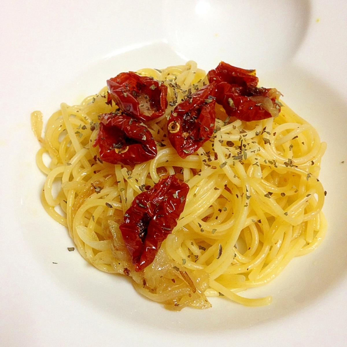 ドライトマトのオイル漬けと玉ねぎのパスタ レシピ 作り方 By Mi8045 楽天レシピ